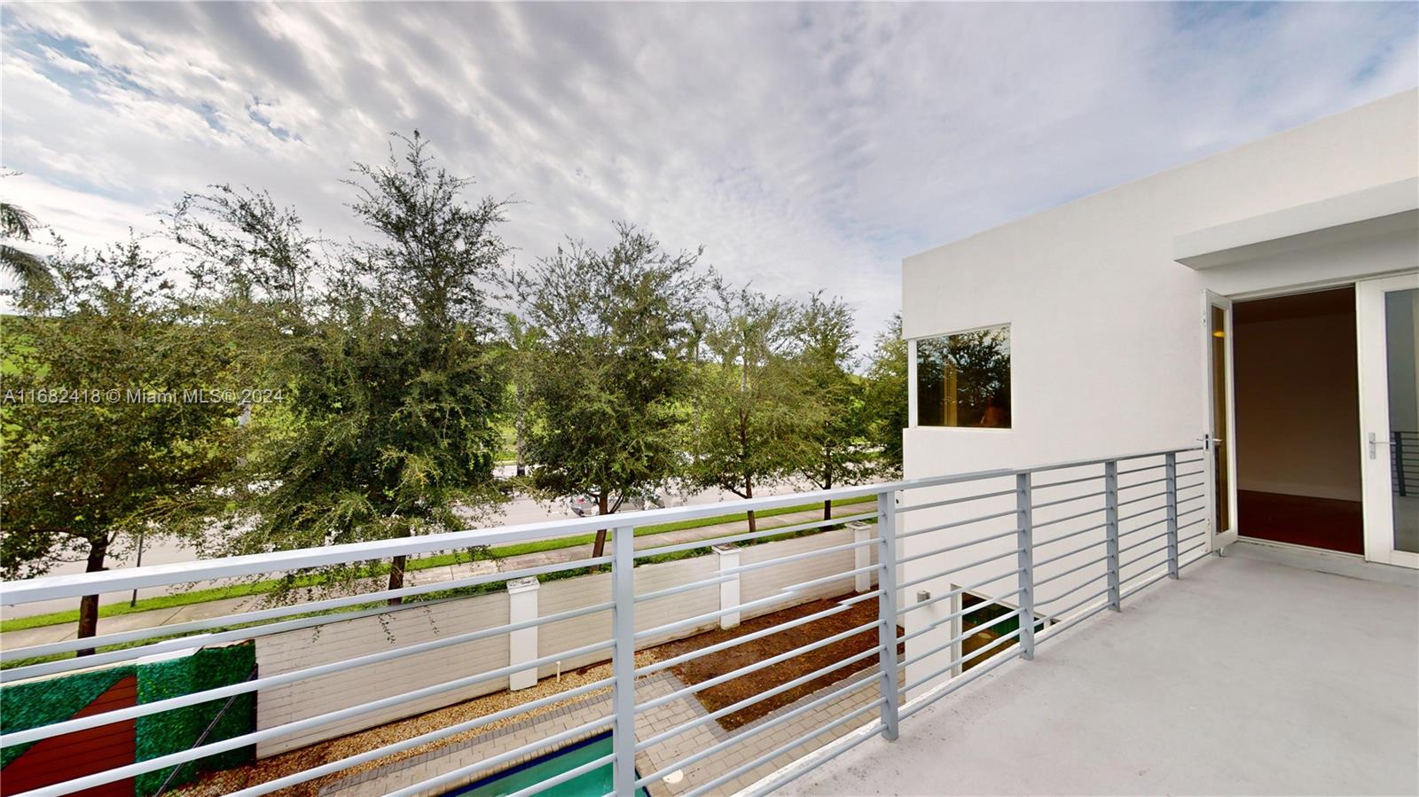 9980 NW 74th Ter Doral, FL 33178