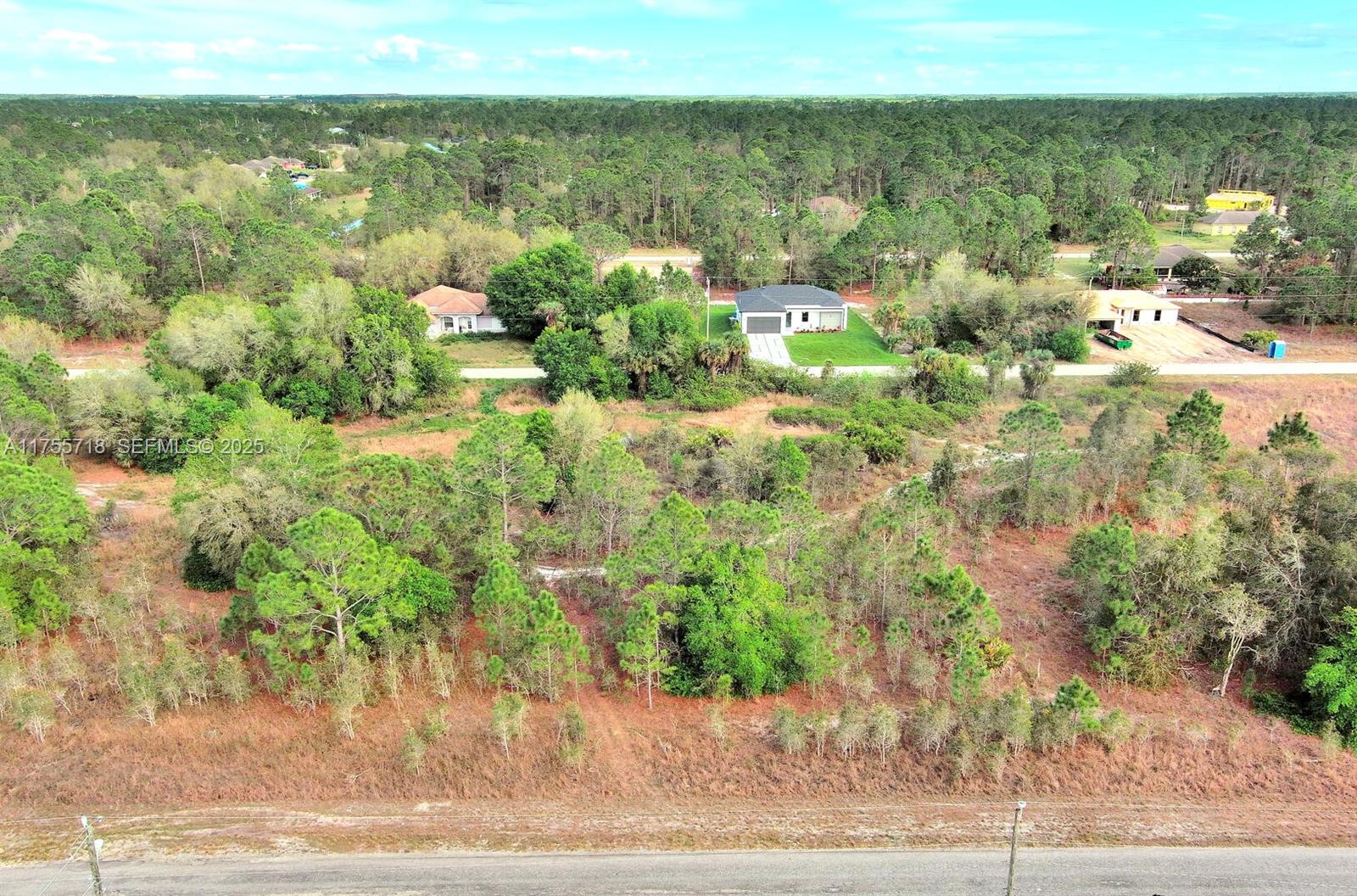 565 Summit Ave S, lehigh acres, FL 33974