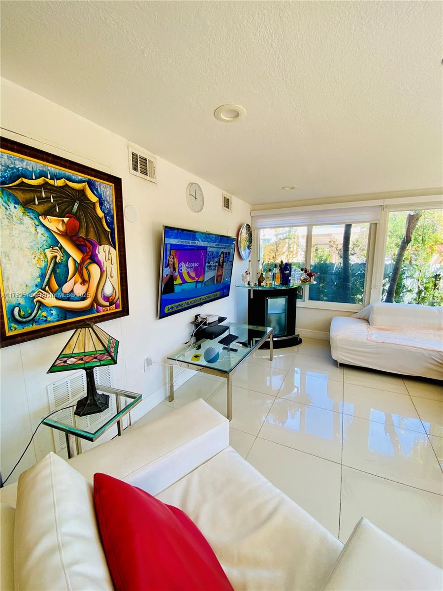 1135 SW 62nd Ave West Miami, FL 33144