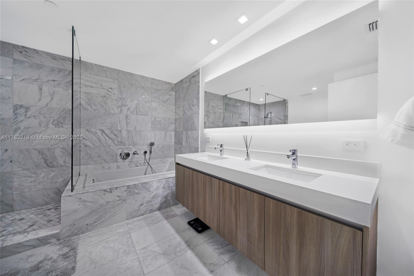 401 N Birch Rd #1100 Fort Lauderdale, FL 33304