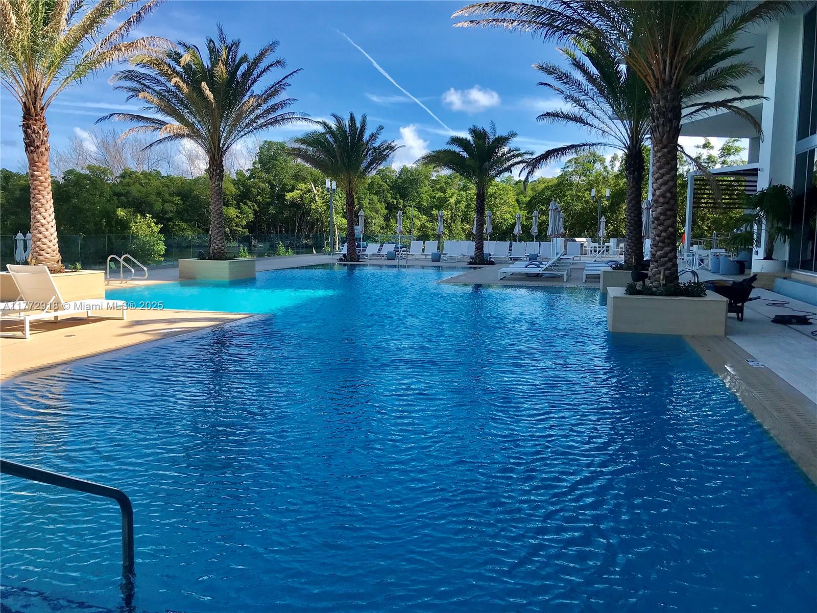 16385 Biscayne Blvd Unit 1902th North Miami Beach, FL 33160