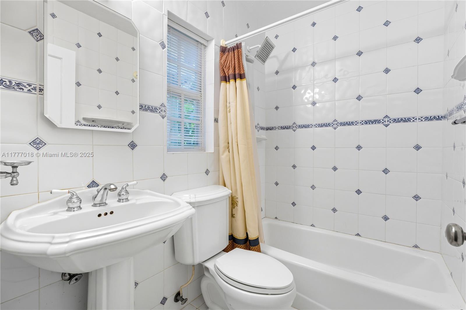 4160 Lybyer Ave Miami, FL 33133