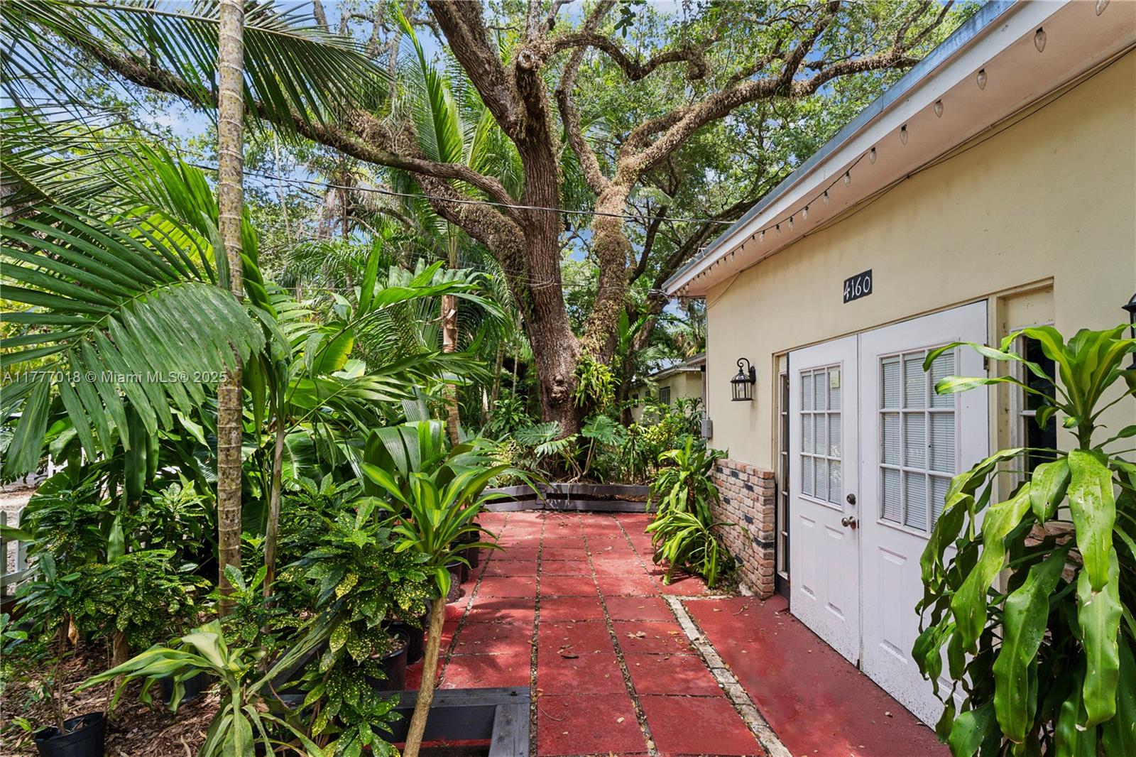 4160 Lybyer Ave Miami, FL 33133