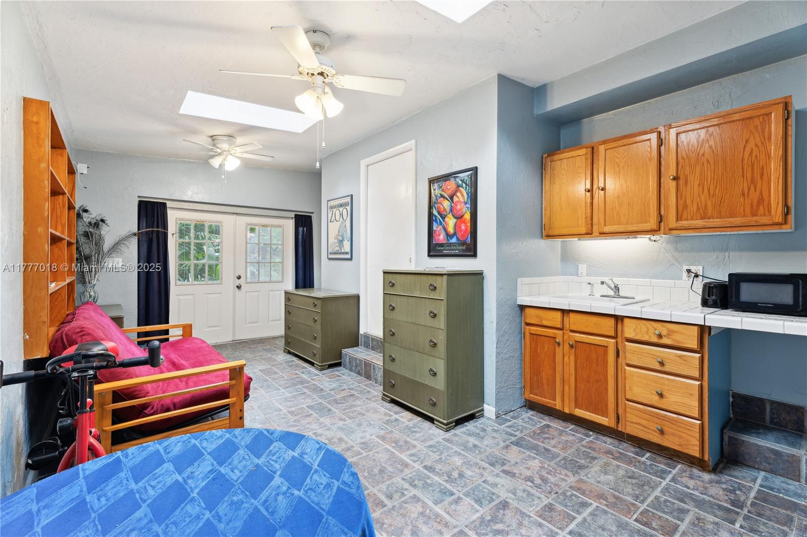 4160 Lybyer Ave Miami, FL 33133