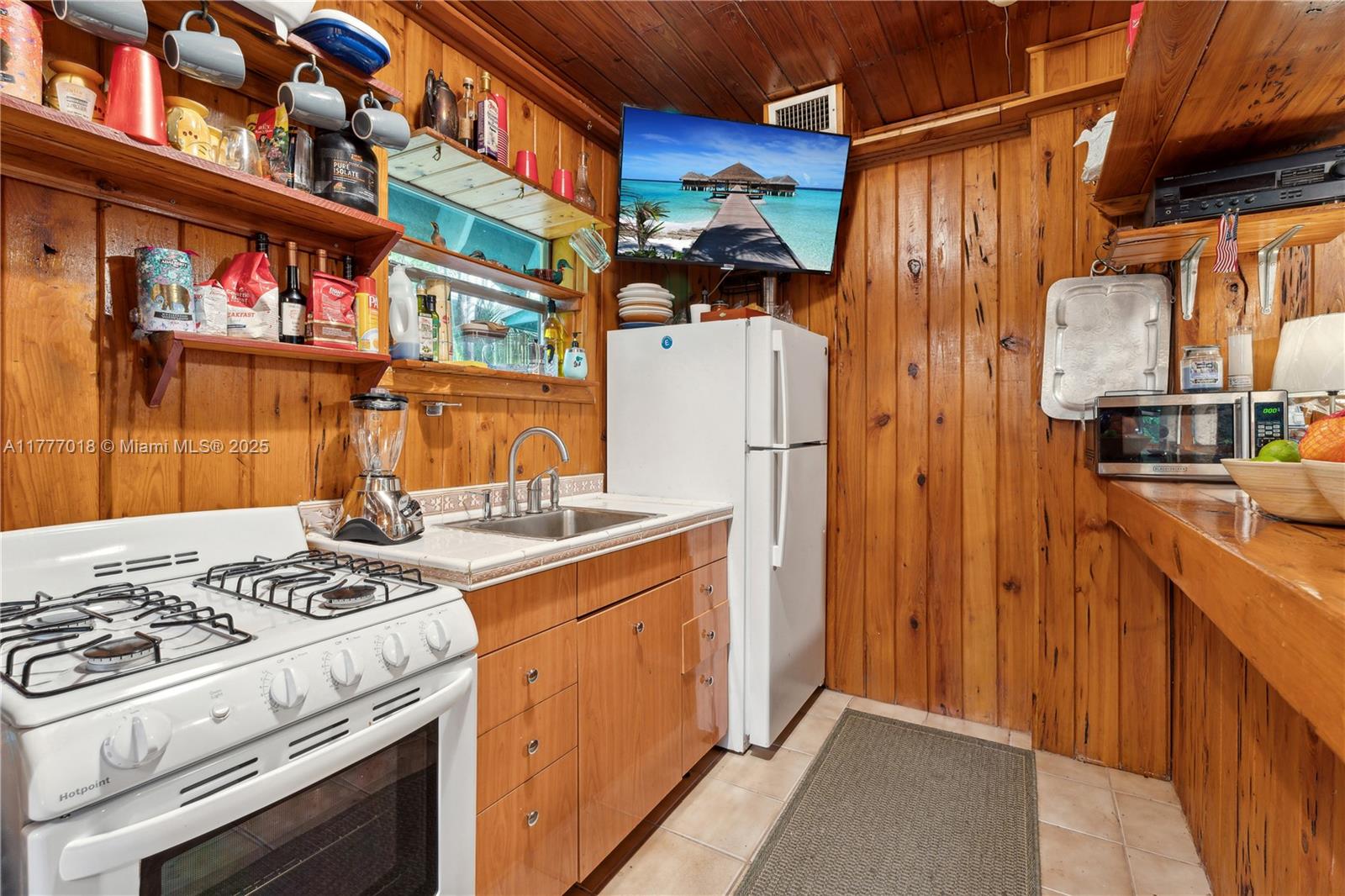 4160 Lybyer Ave Miami, FL 33133