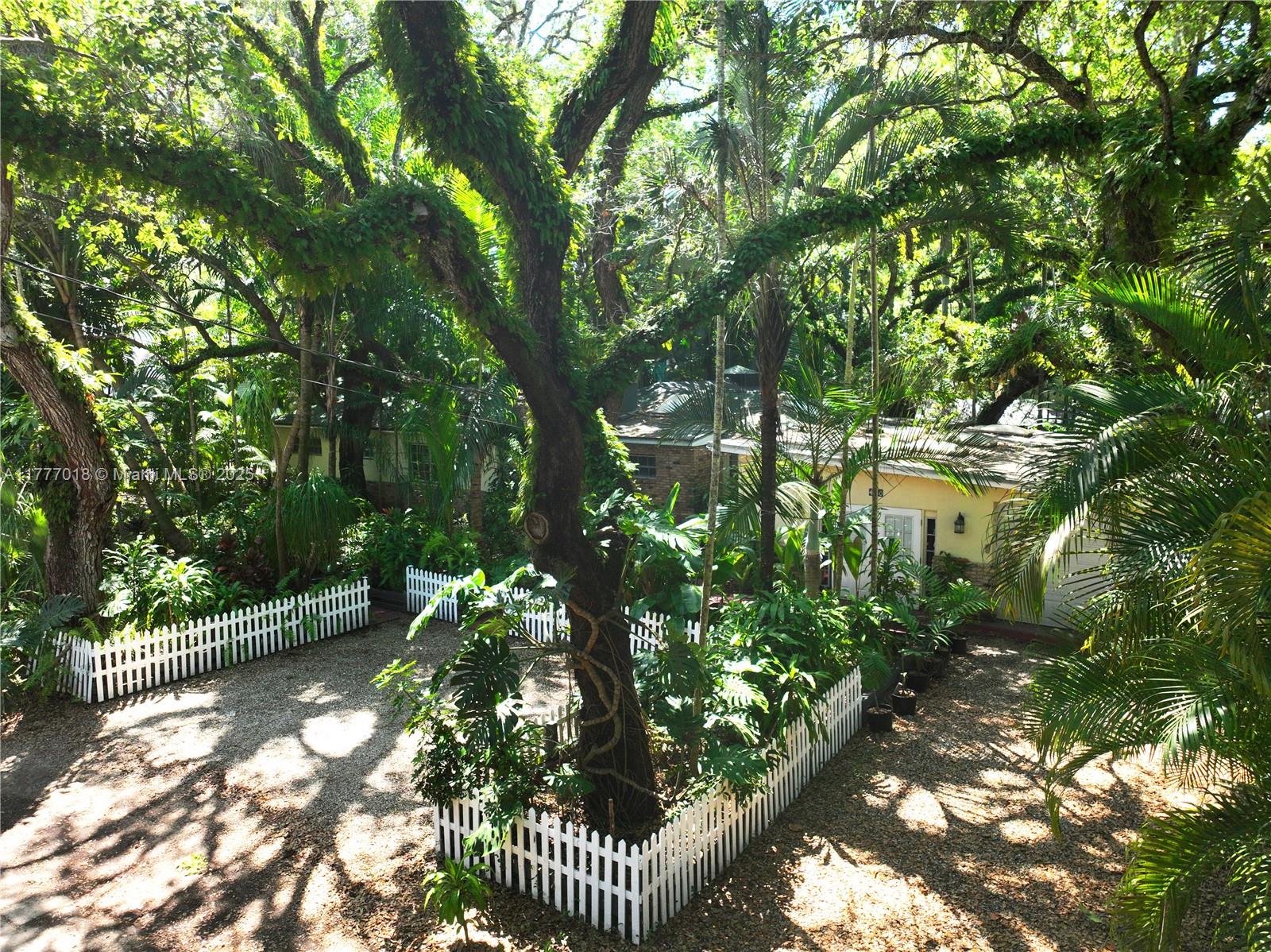 4160 Lybyer Ave Miami, FL 33133