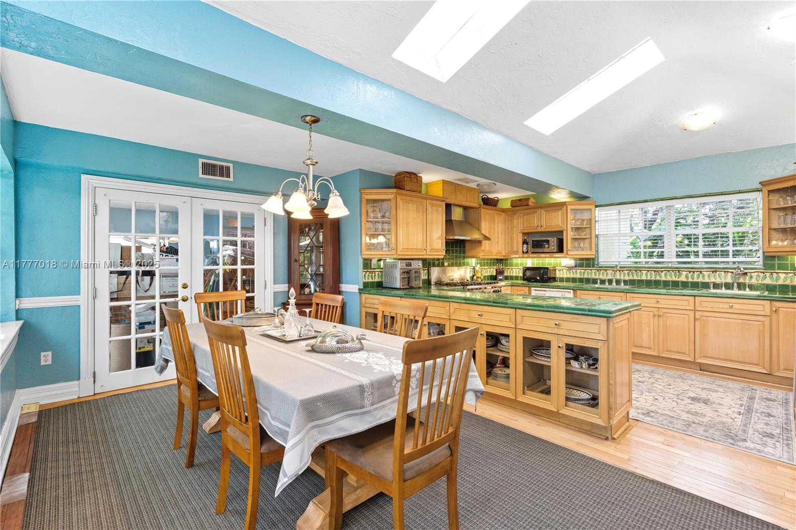 4160 Lybyer Ave Miami, FL 33133