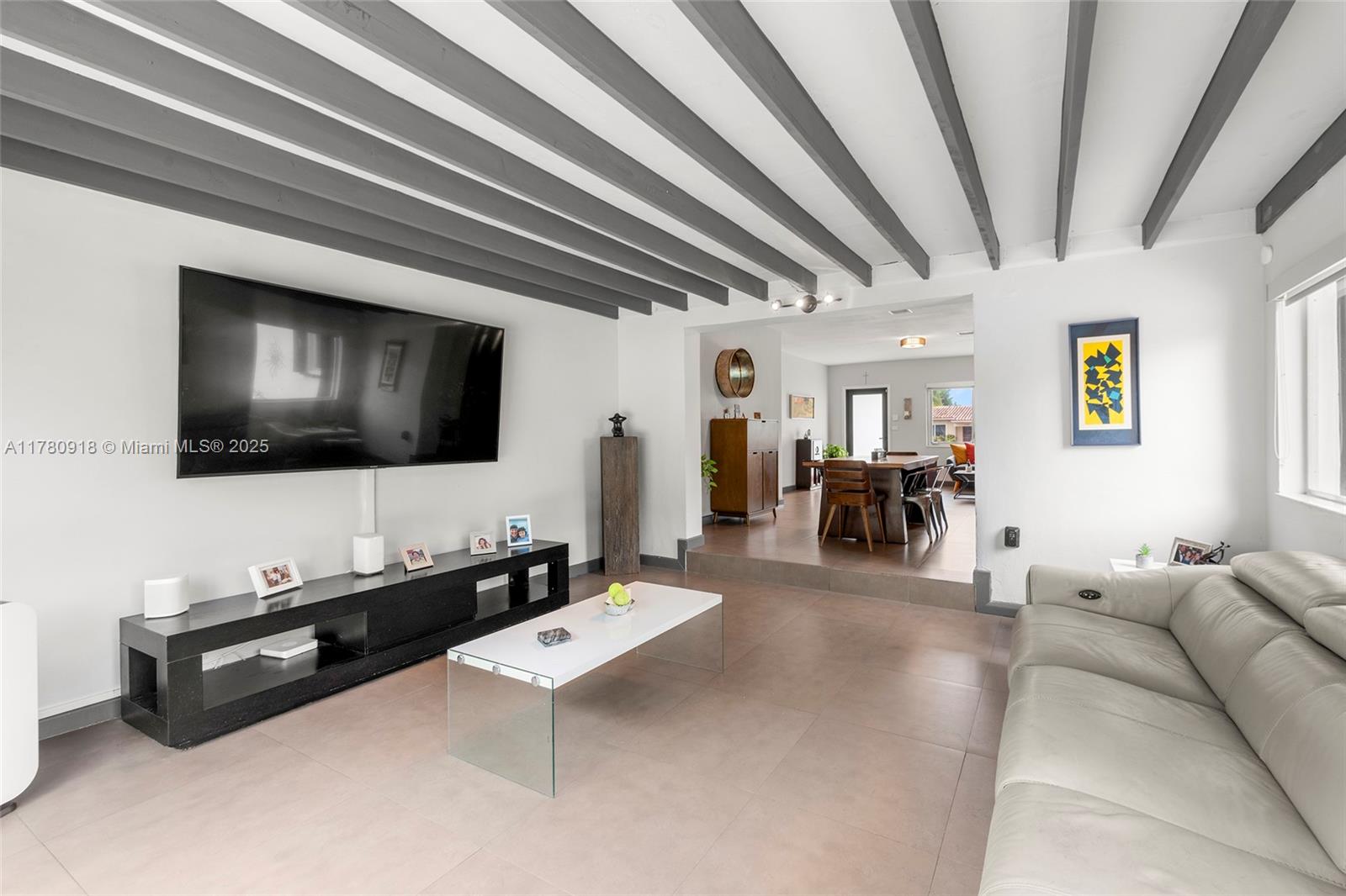 425 NE 114th St Miami, FL 33161