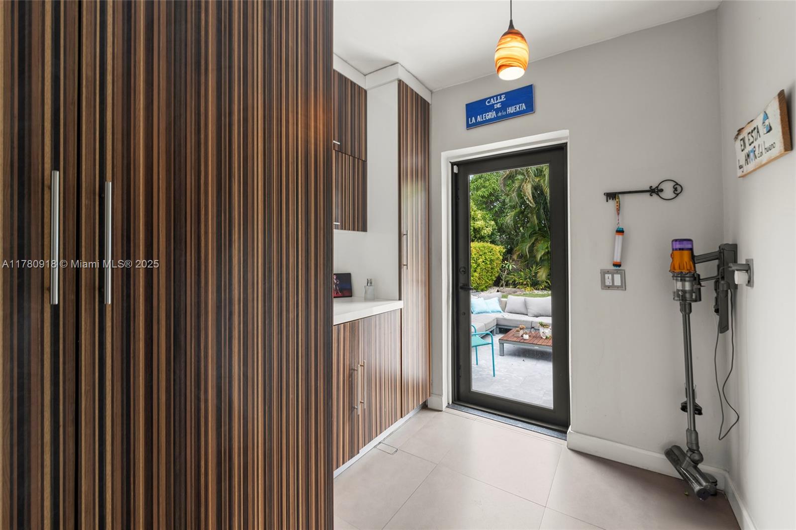 425 NE 114th St Miami, FL 33161