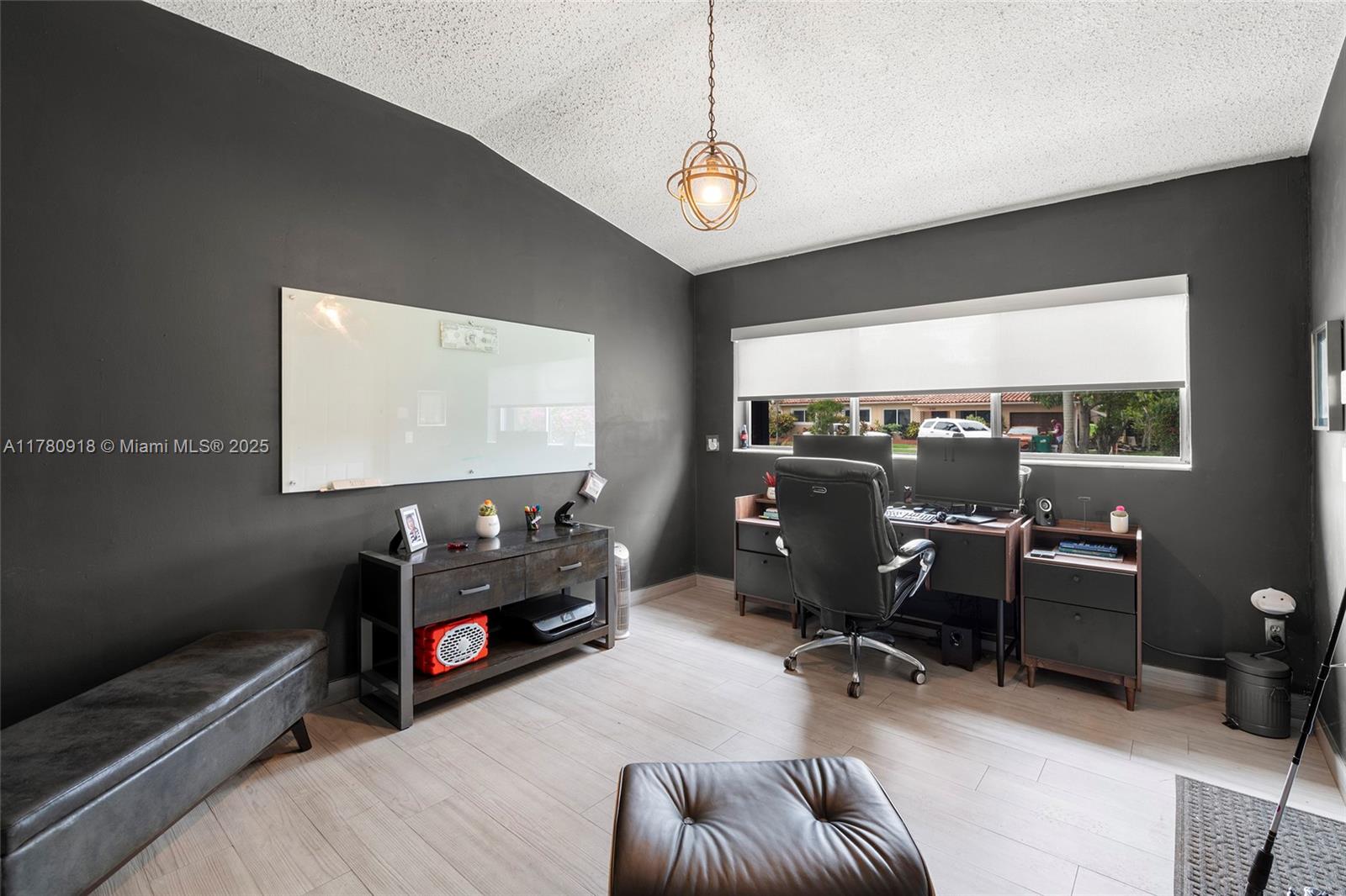 425 NE 114th St Miami, FL 33161