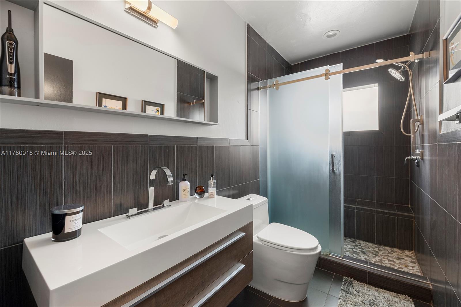 425 NE 114th St Miami, FL 33161