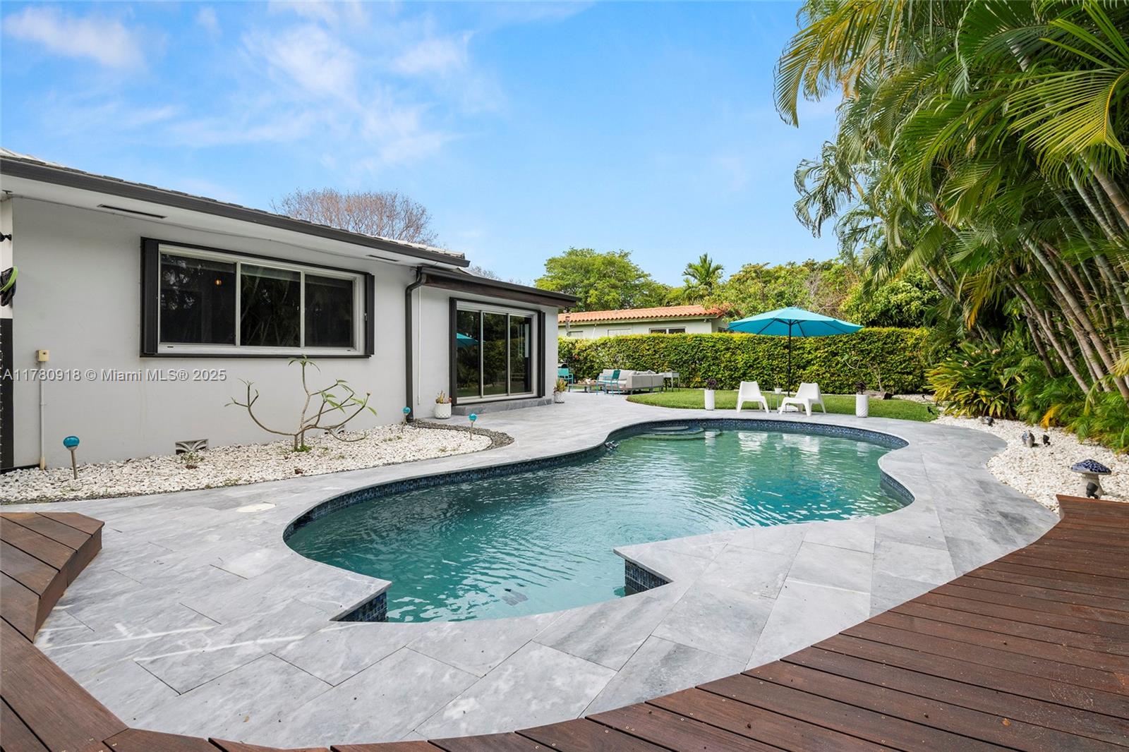 425 NE 114th St Miami, FL 33161