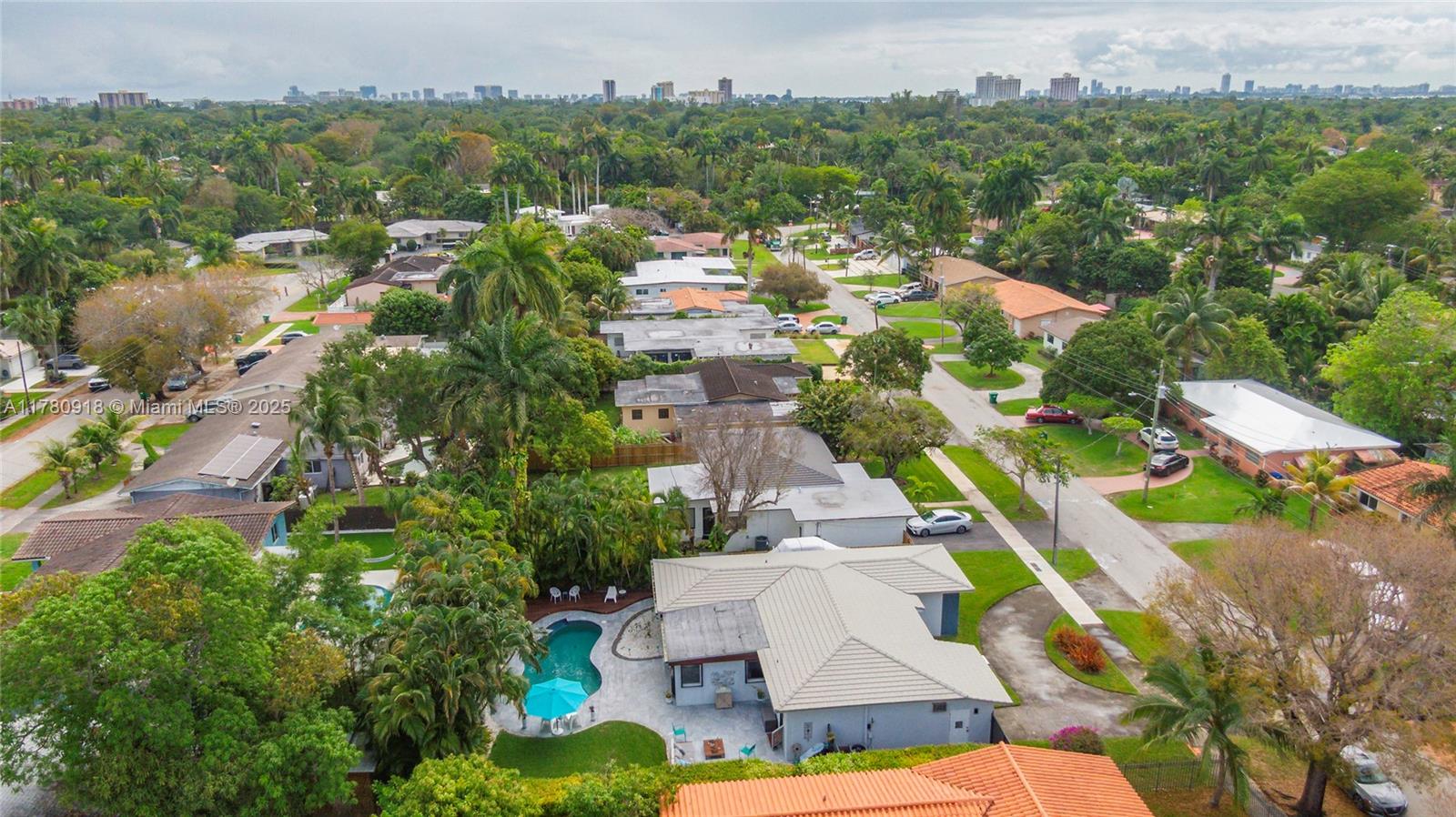 425 NE 114th St Miami, FL 33161