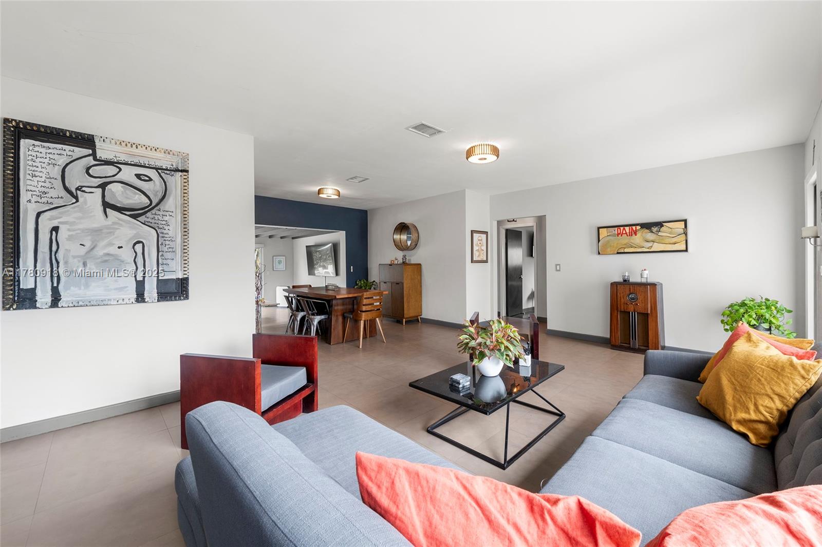 425 NE 114th St Miami, FL 33161