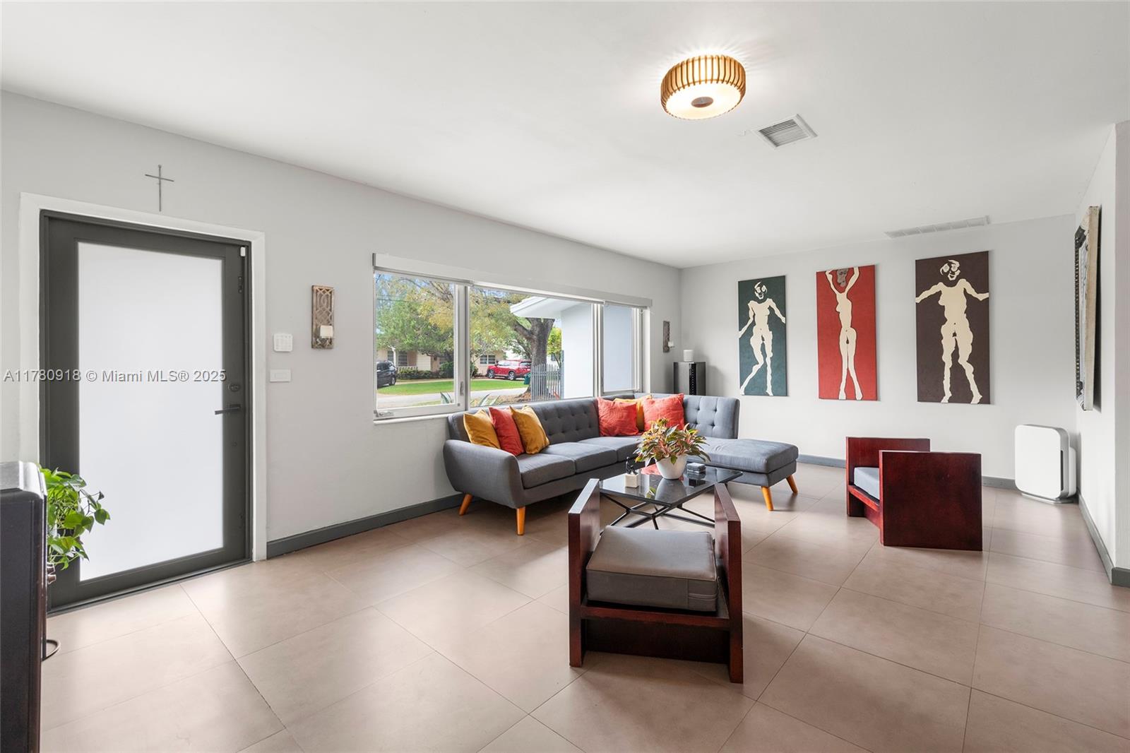 425 NE 114th St Miami, FL 33161