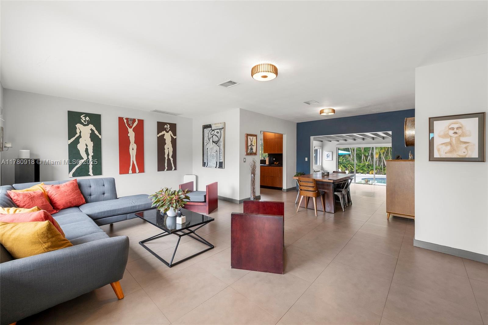 425 NE 114th St Miami, FL 33161