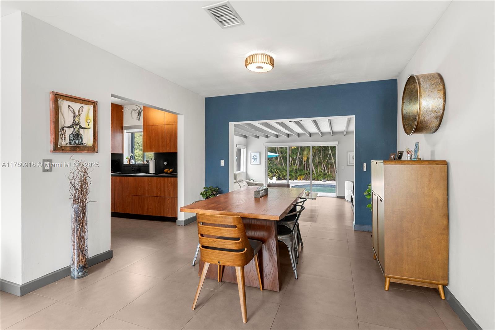 425 NE 114th St Miami, FL 33161