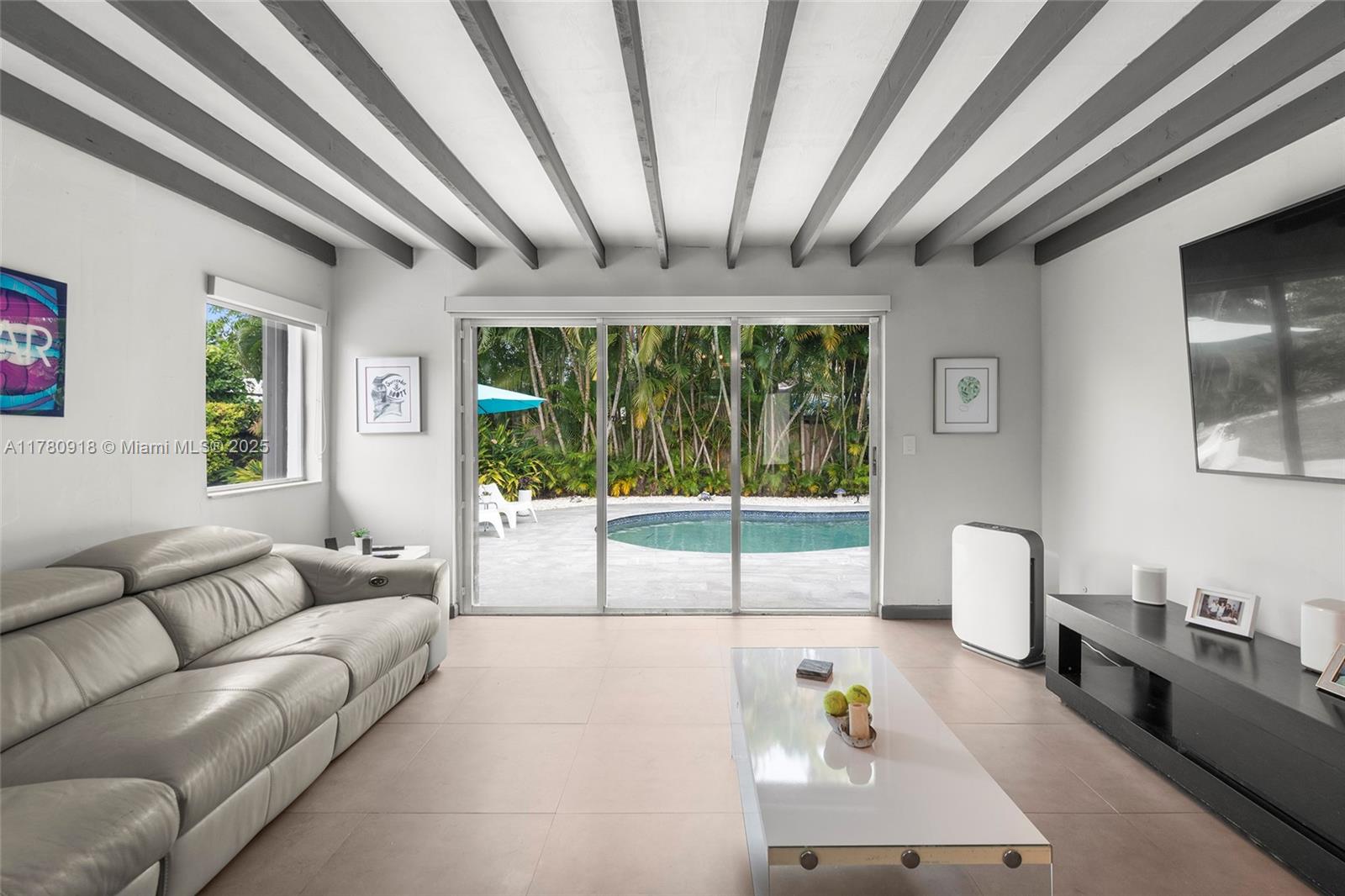 425 NE 114th St Miami, FL 33161