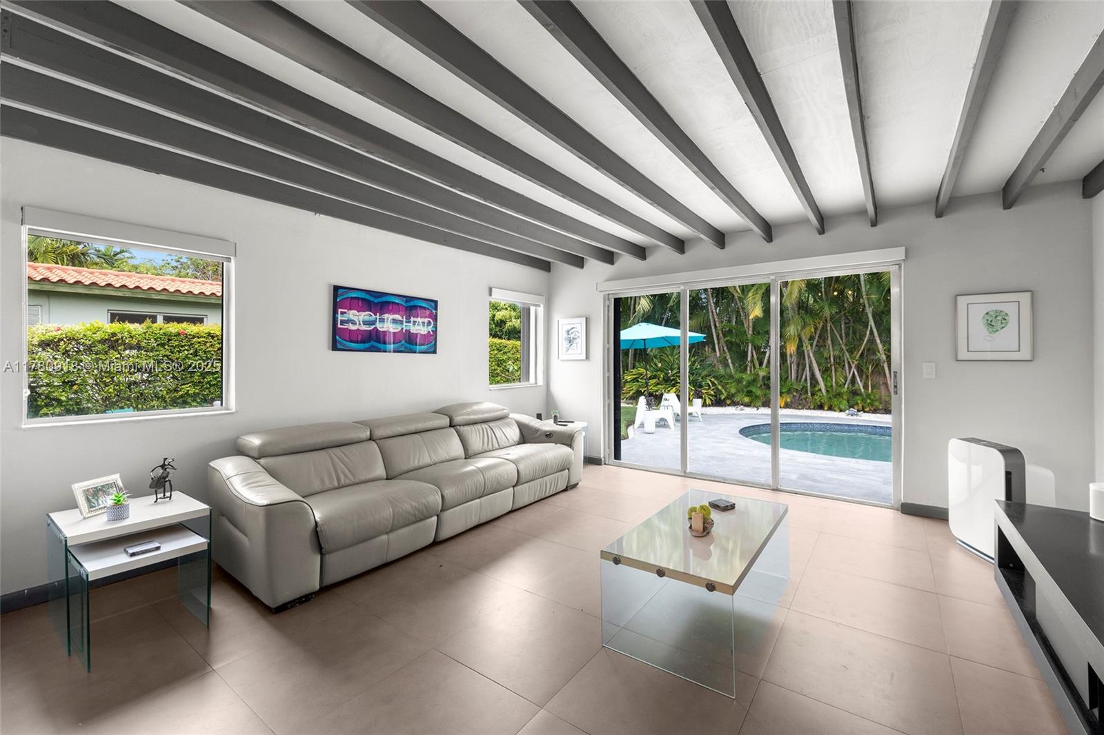 425 NE 114th St Miami, FL 33161