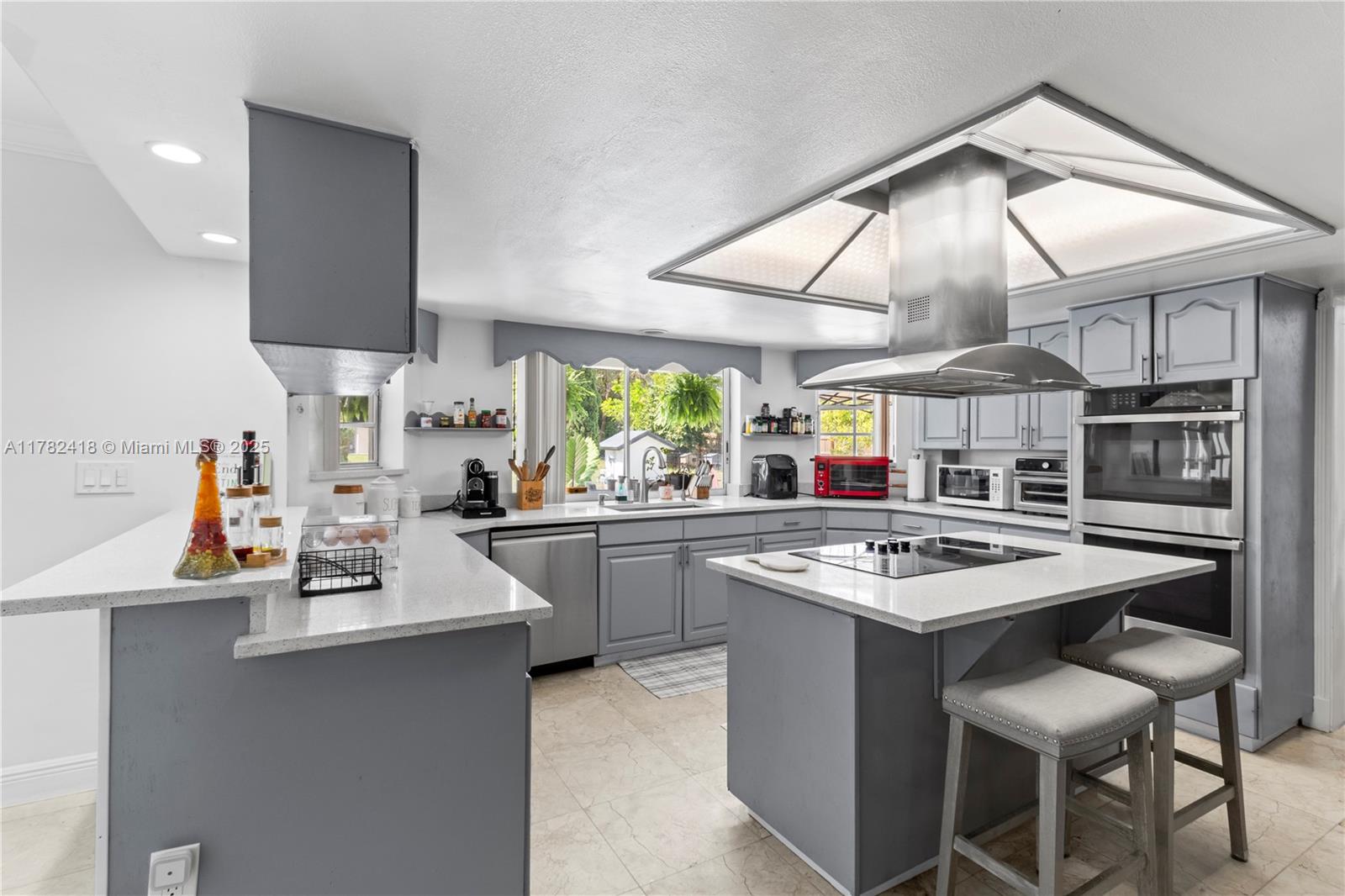 8350 SW 98th Th St Miami, FL 33156