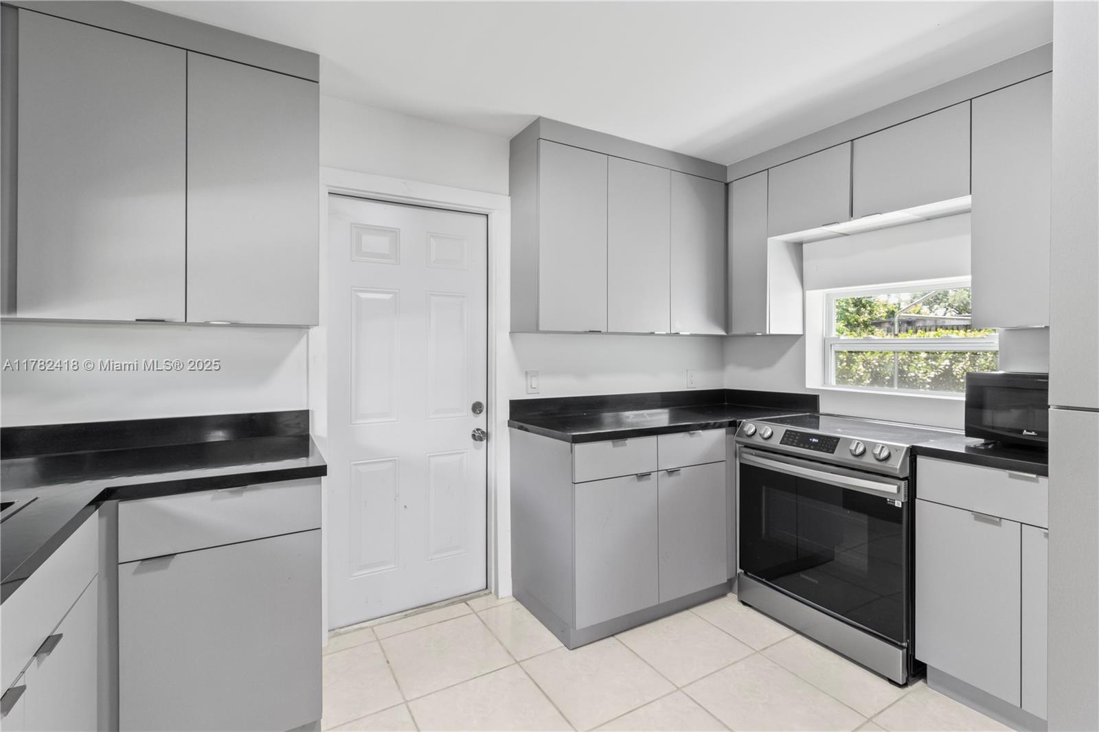 8350 SW 98th Th St Miami, FL 33156