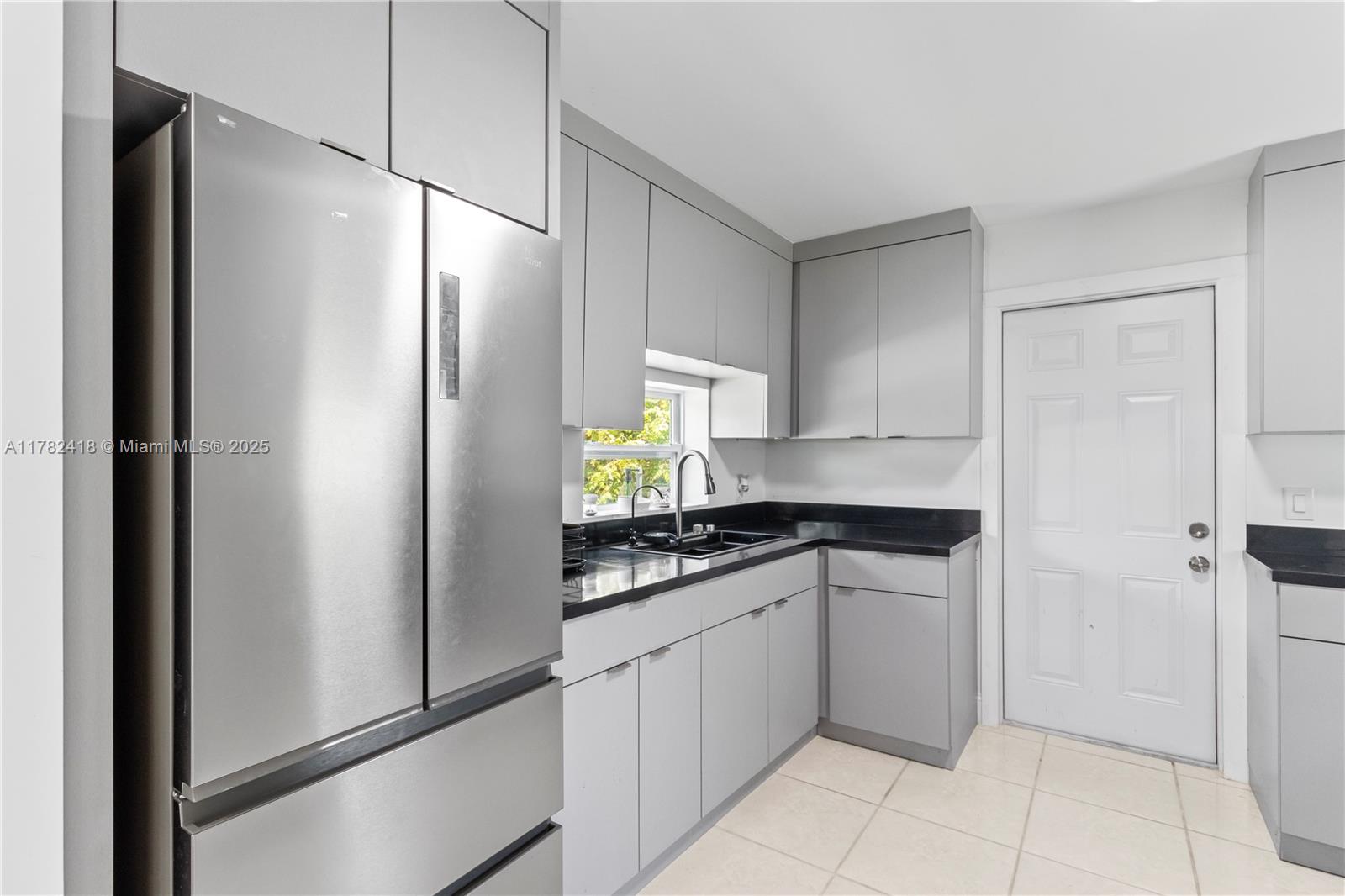 8350 SW 98th Th St Miami, FL 33156