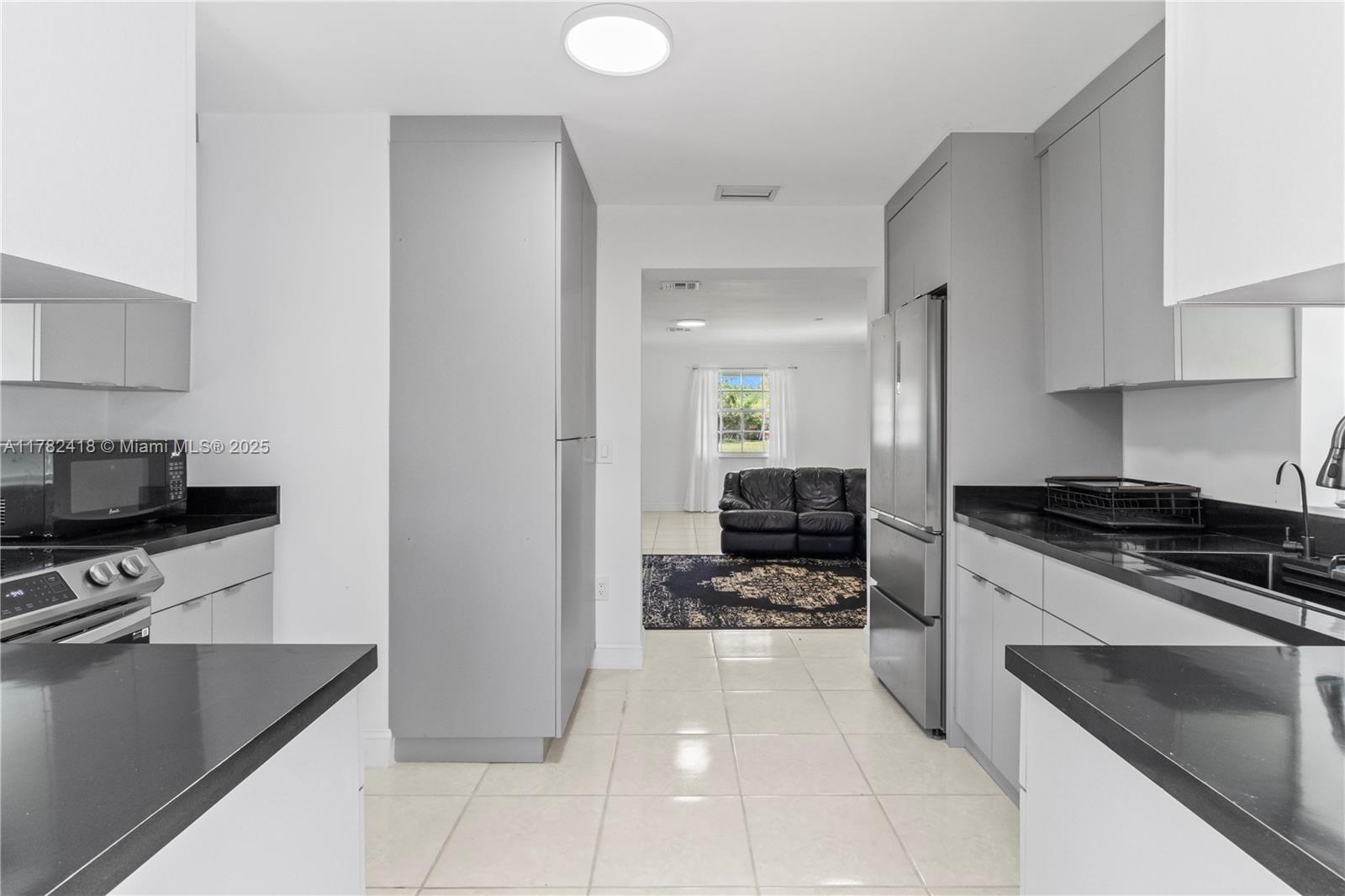 8350 SW 98th Th St Miami, FL 33156