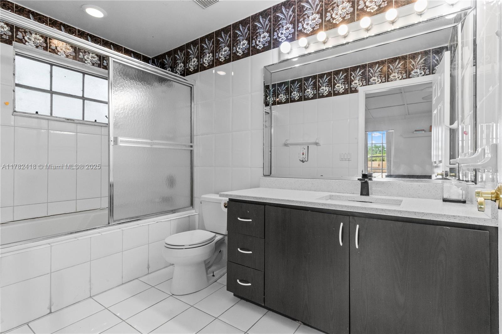 8350 SW 98th Th St Miami, FL 33156