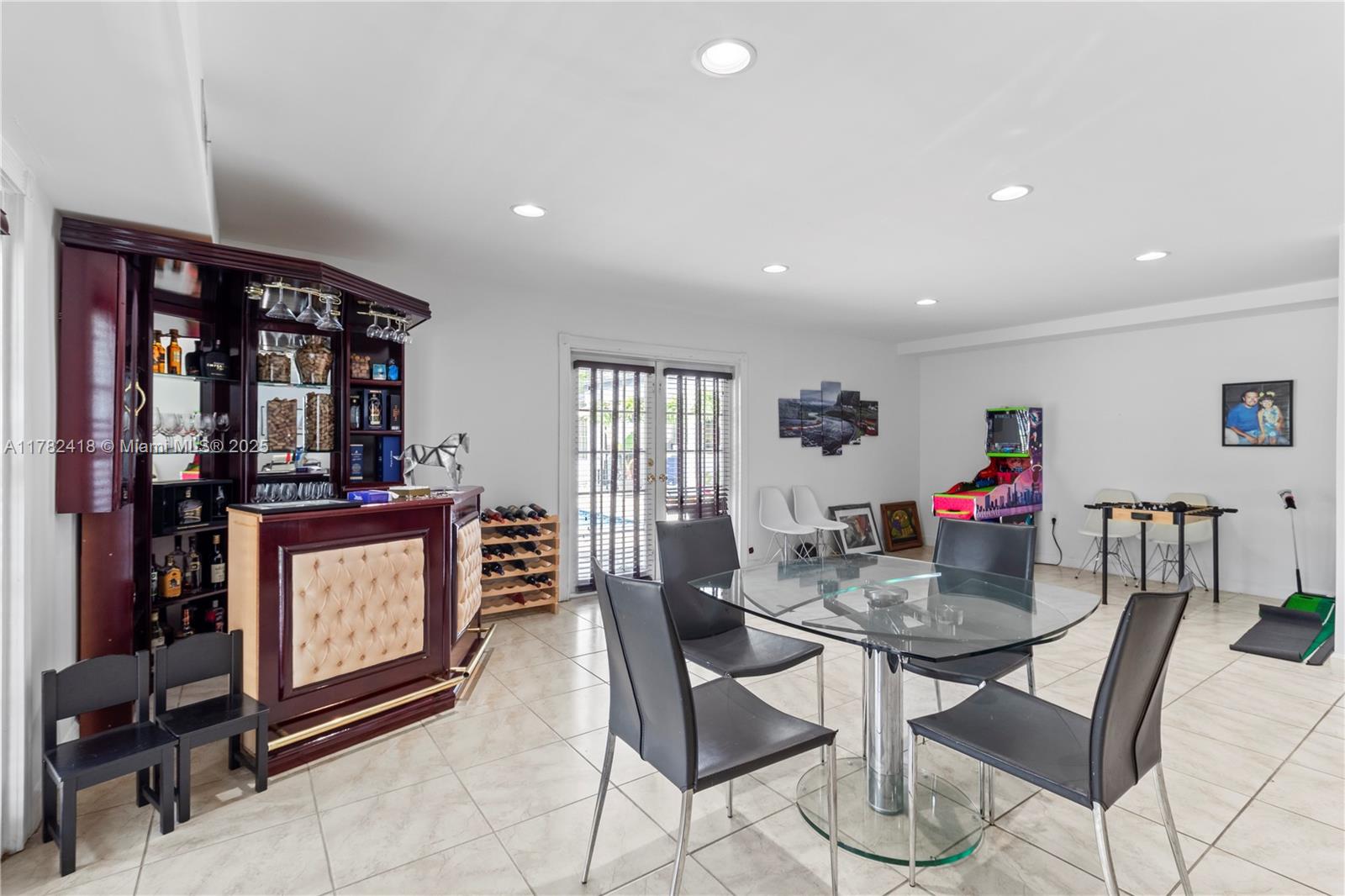 8350 SW 98th Th St Miami, FL 33156