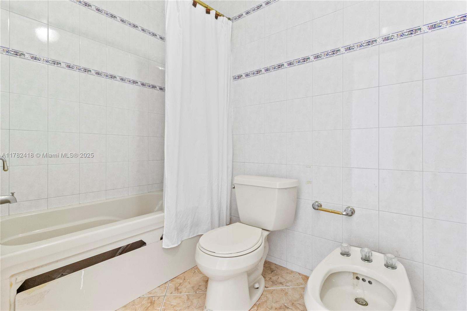 8350 SW 98th Th St Miami, FL 33156