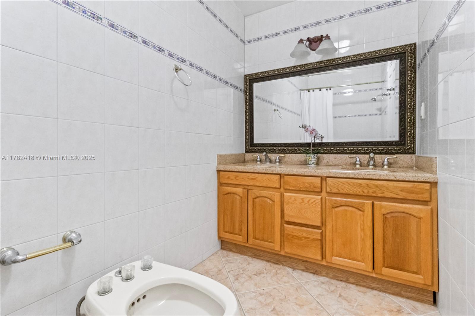 8350 SW 98th Th St Miami, FL 33156