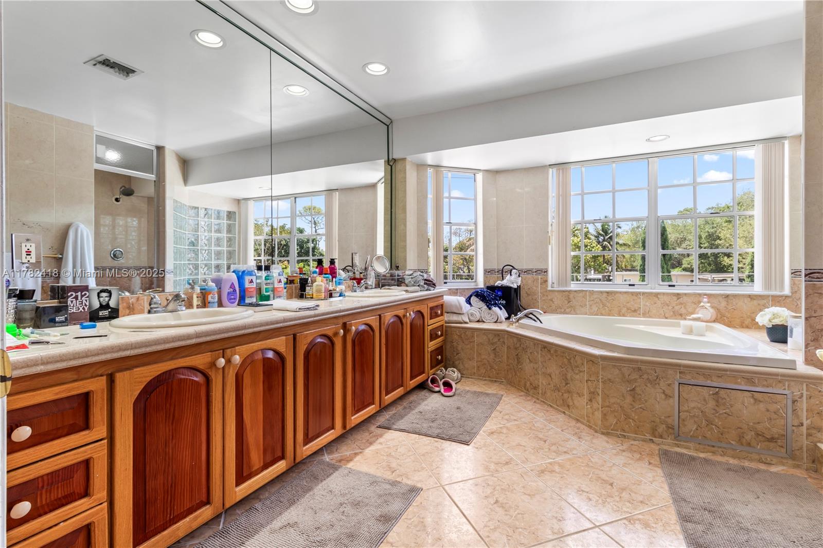 8350 SW 98th Th St Miami, FL 33156