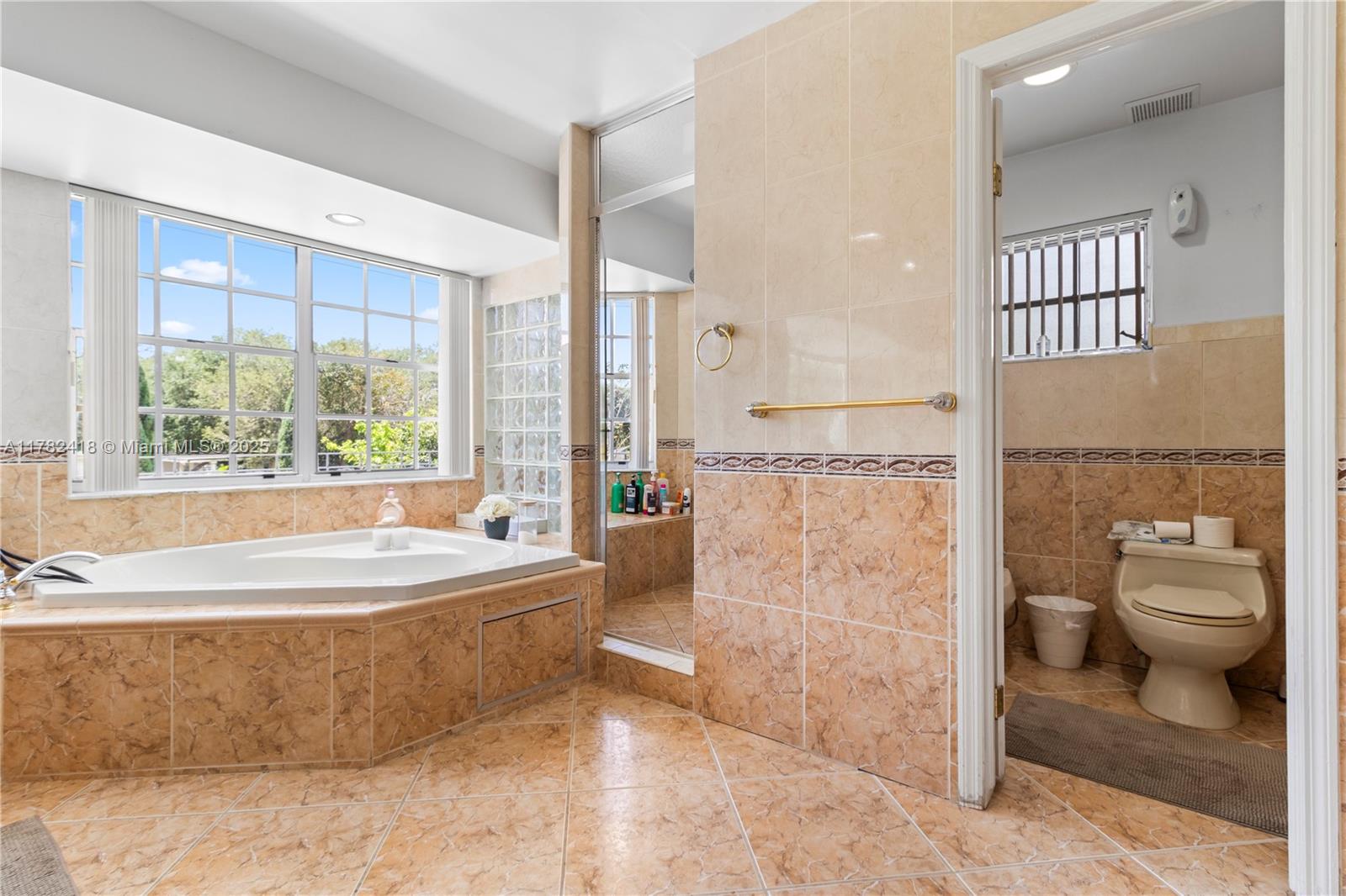 8350 SW 98th Th St Miami, FL 33156