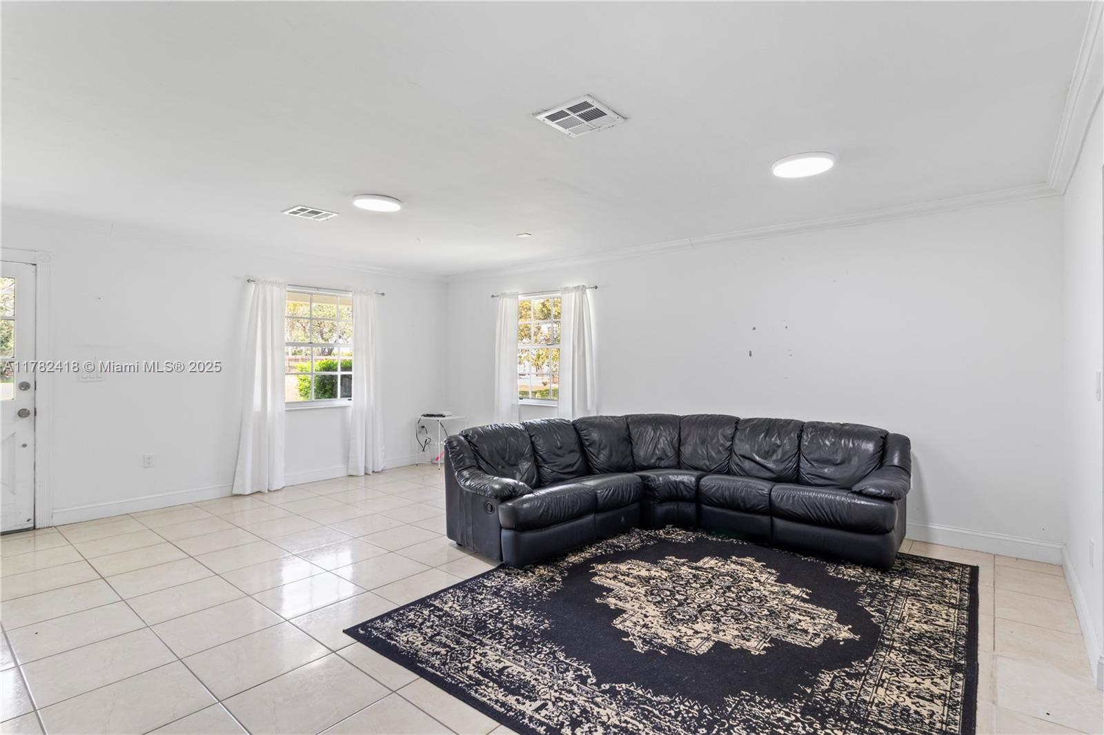 8350 SW 98th Th St Miami, FL 33156