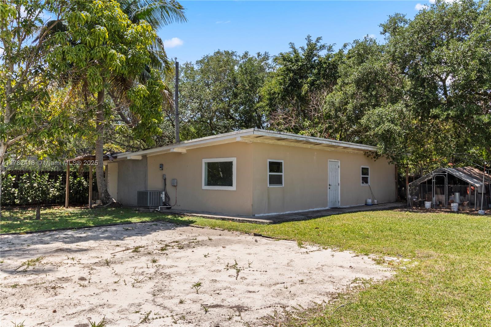 8350 SW 98th Th St Miami, FL 33156