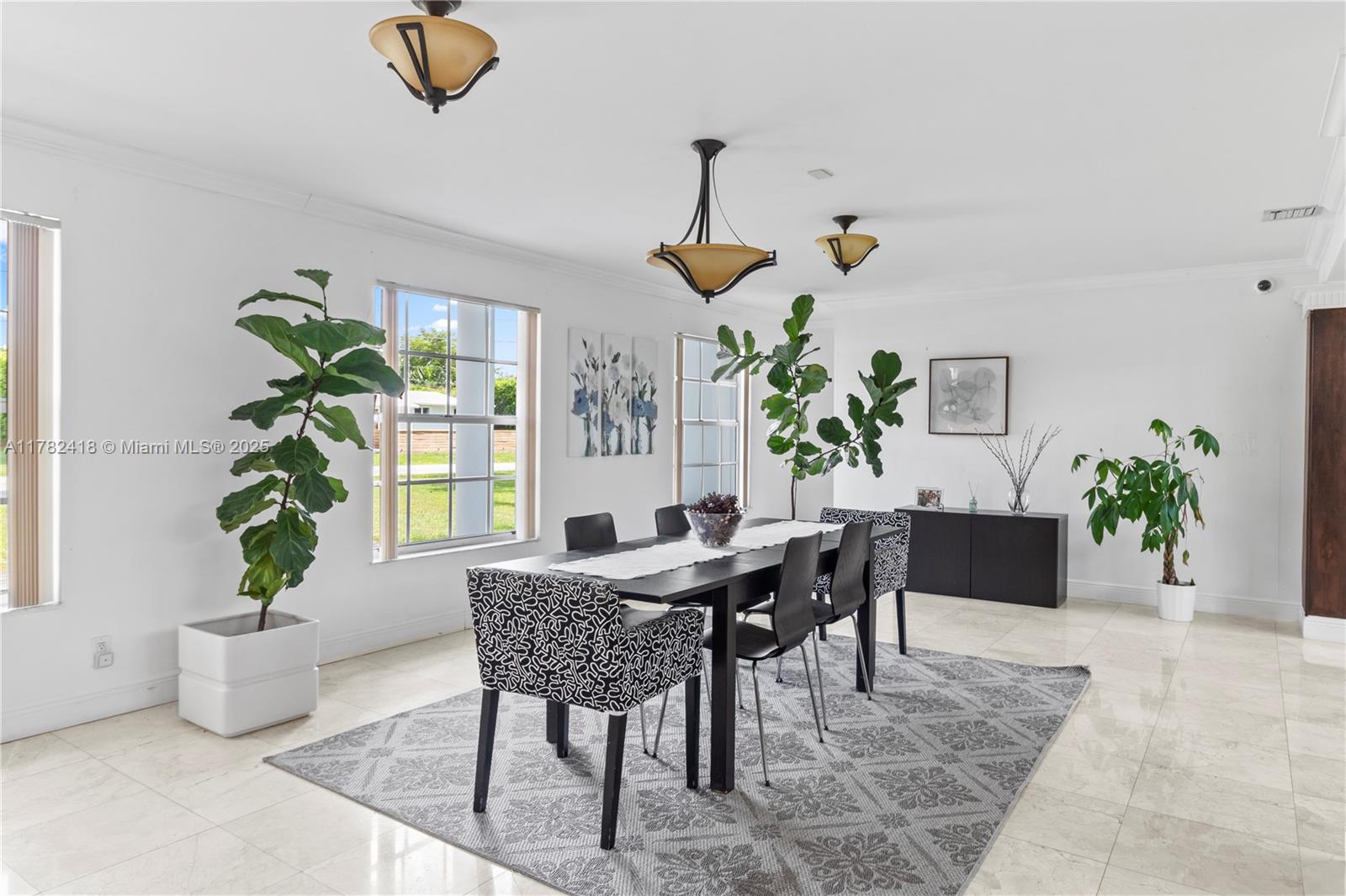 8350 SW 98th Th St Miami, FL 33156