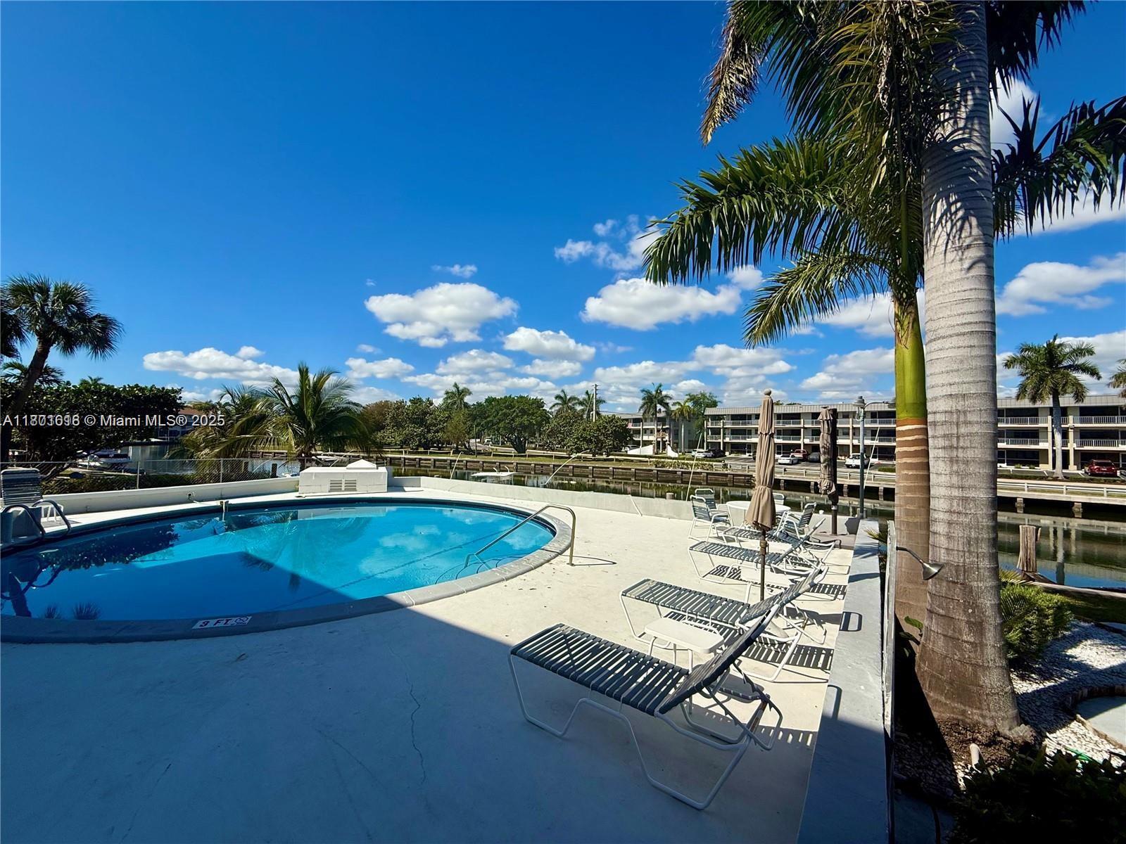 467 Golden Isles Dr #307