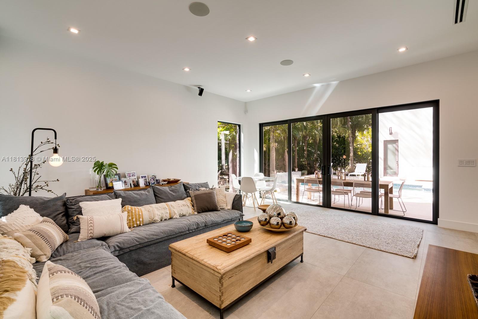 4094 Park Ave Coconut Grove, FL 33133