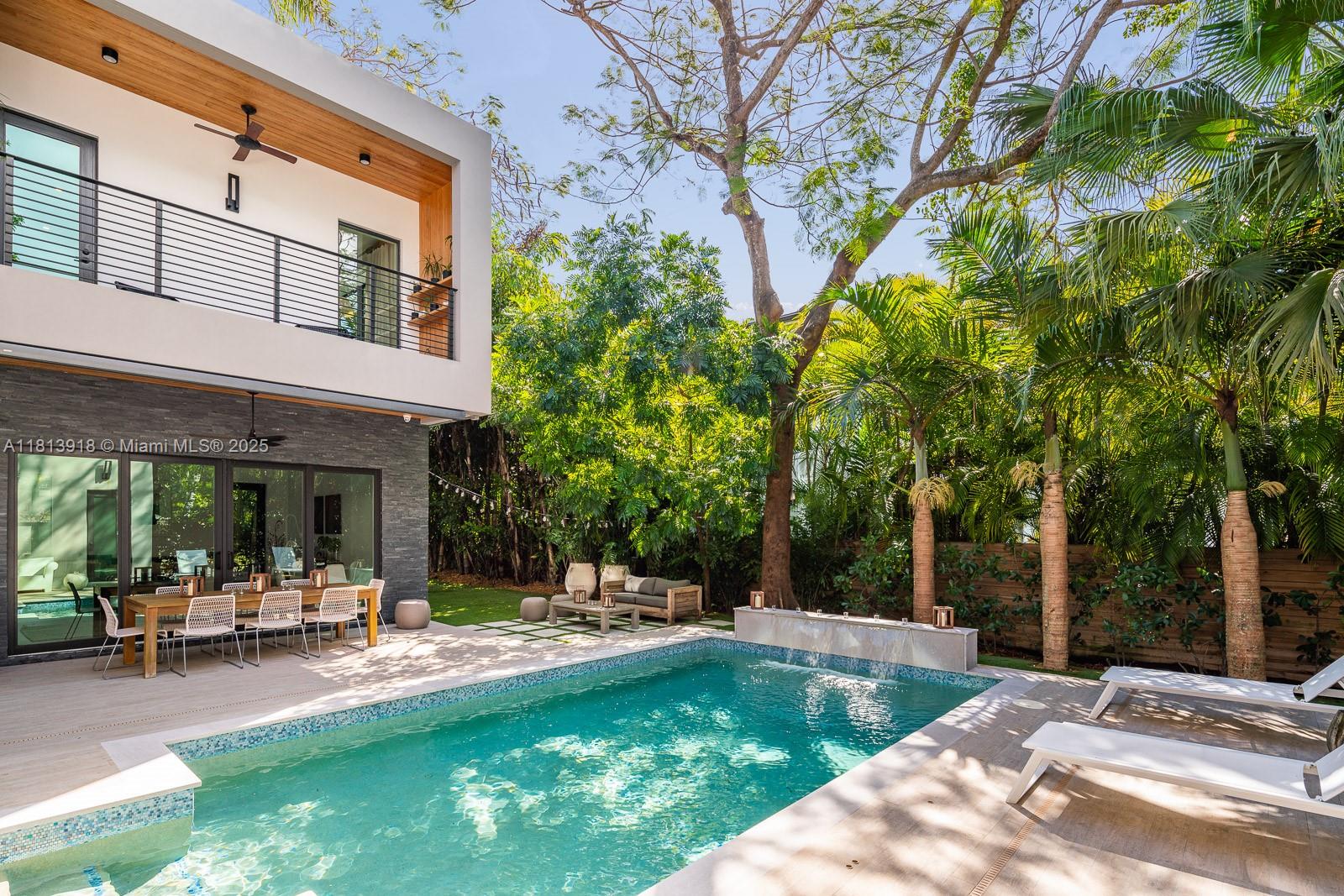 4094 Park Ave Coconut Grove, FL 33133