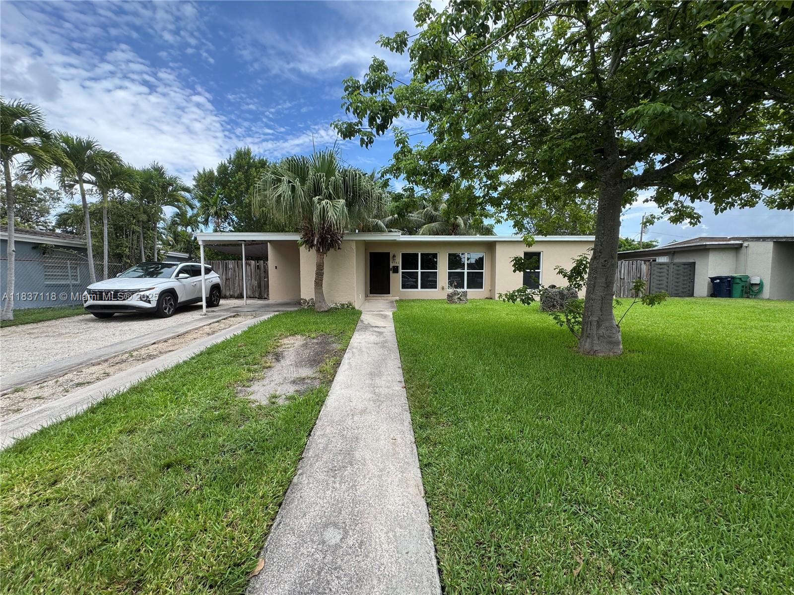 9761 Bahama Dr