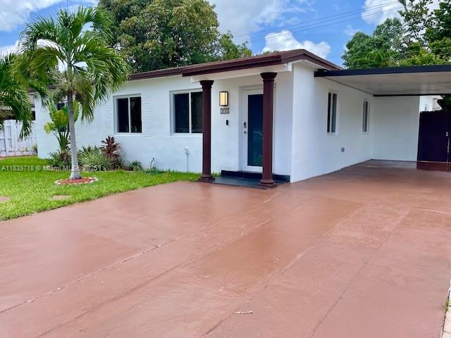 330 W 40th Pl