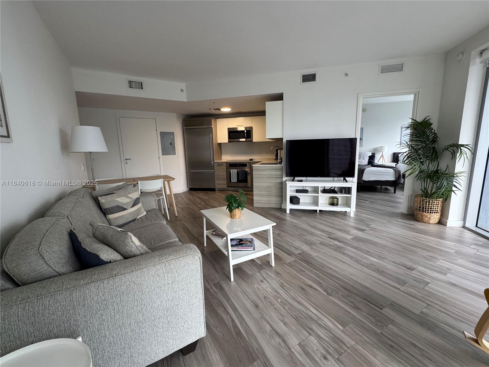 1300 Brickell Bay Dr #3301