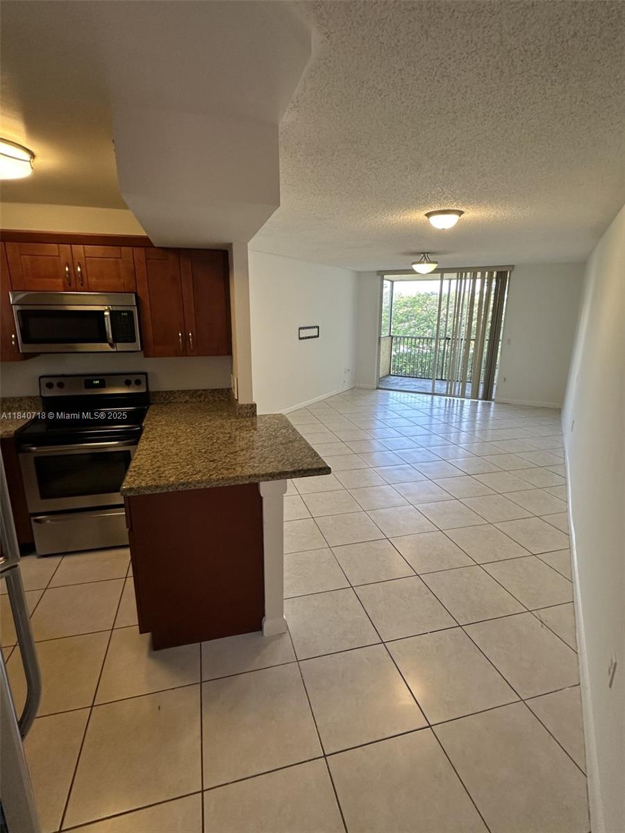 8363 Lake Dr #301