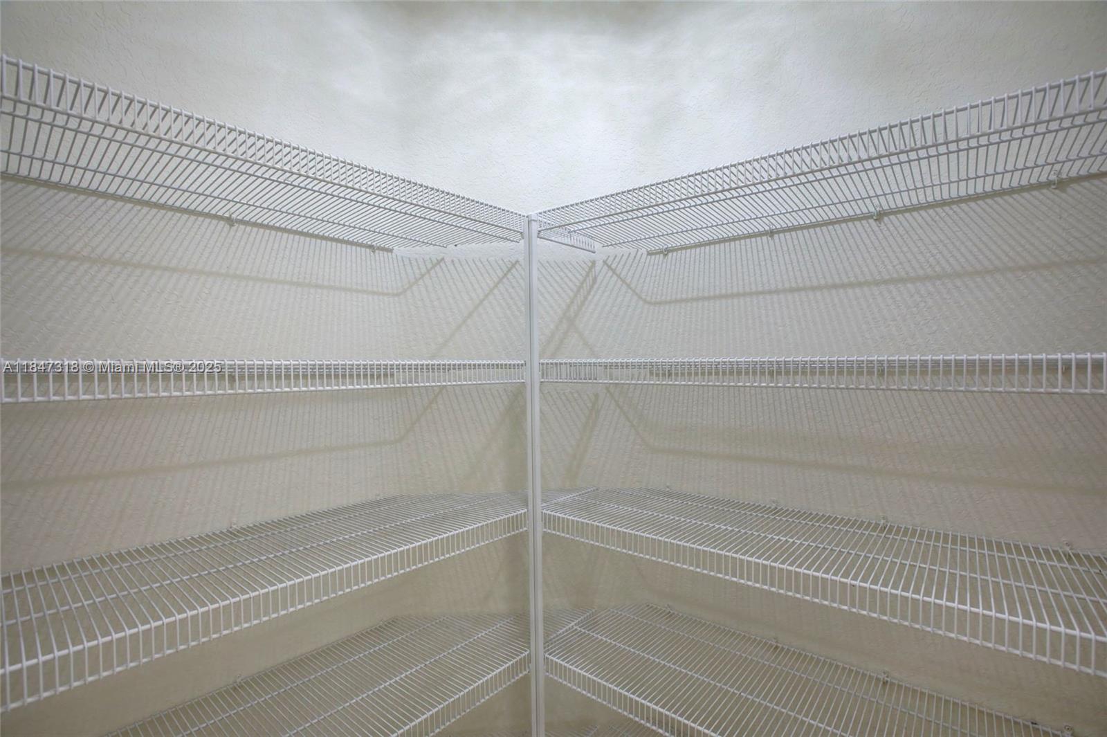 2536 Eagle Run Ct Weston, FL 33327