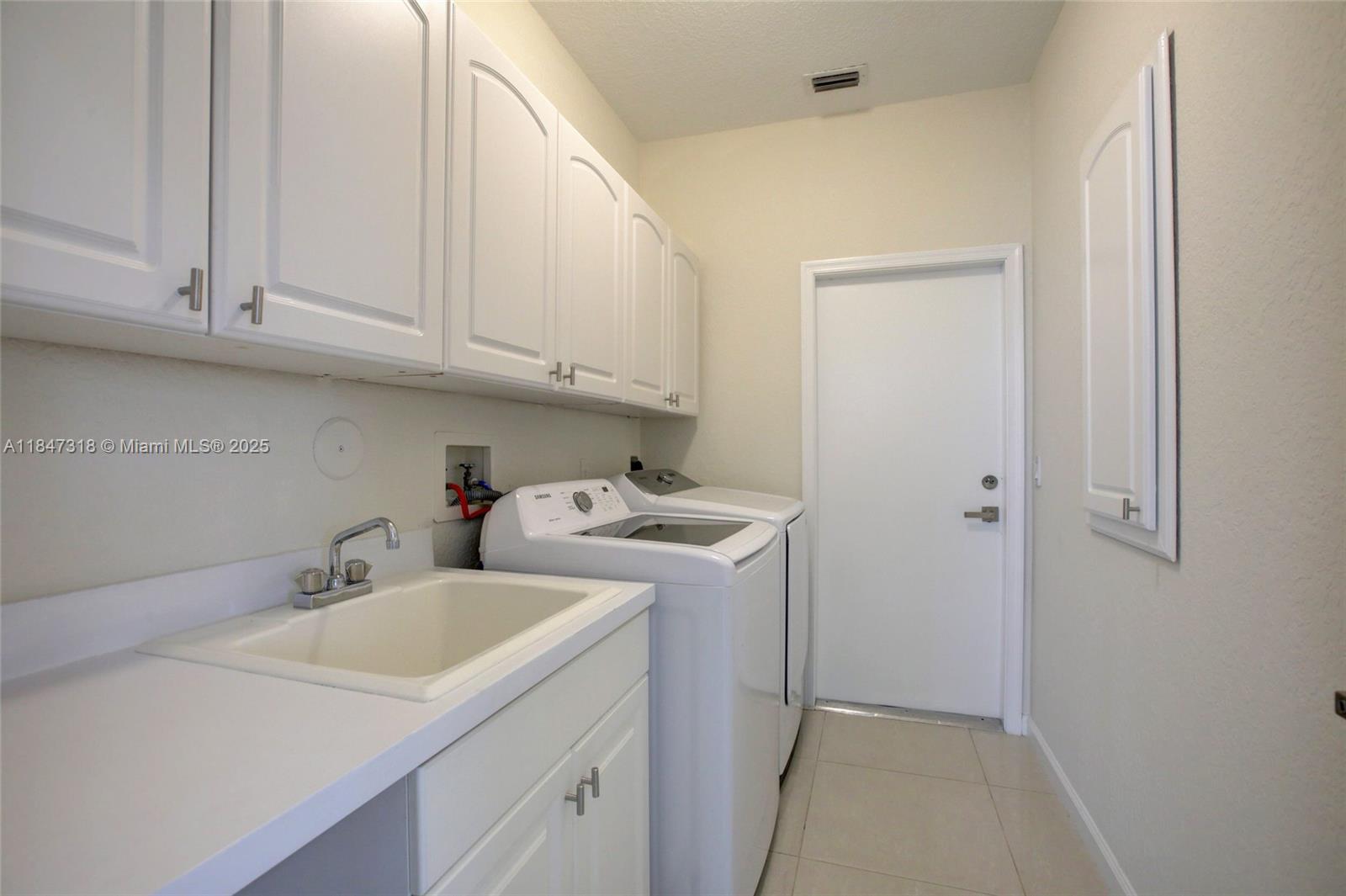 2536 Eagle Run Ct Weston, FL 33327