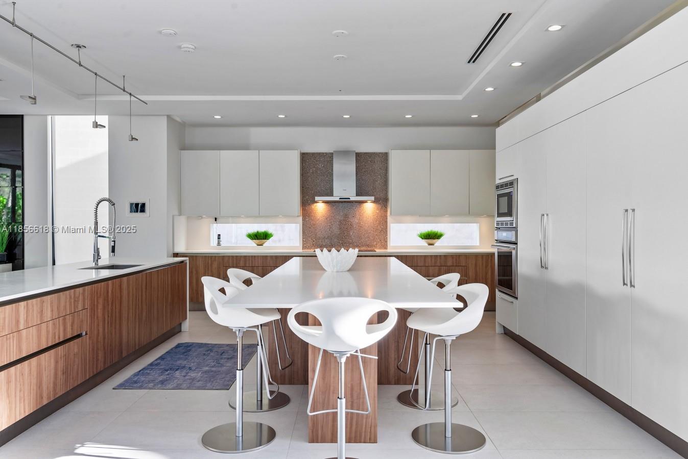 310 SE 11th Ave Fort Lauderdale, FL 33301