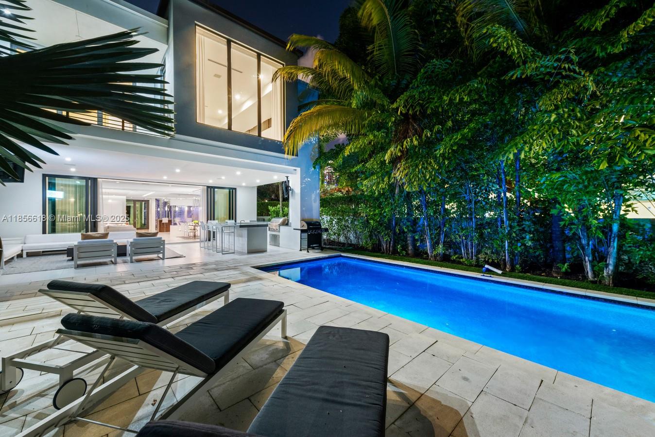 310 SE 11th Ave Fort Lauderdale, FL 33301