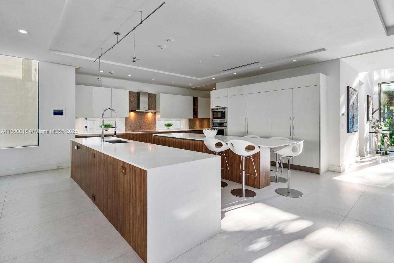 310 SE 11th Ave Fort Lauderdale, FL 33301