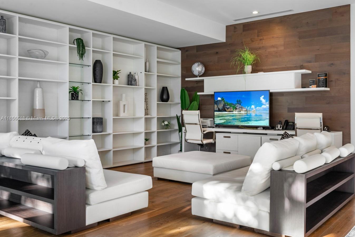 310 SE 11th Ave Fort Lauderdale, FL 33301