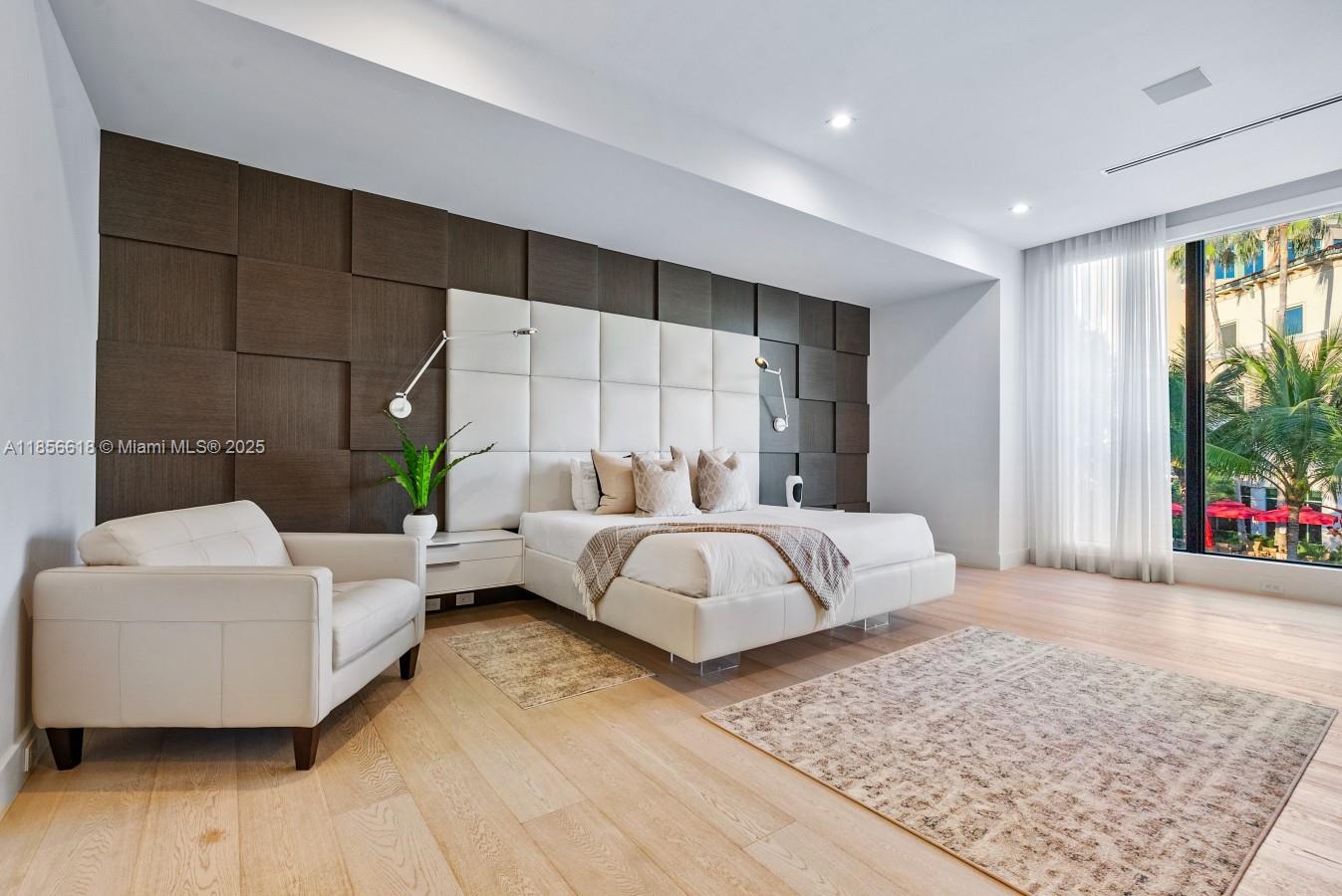 310 SE 11th Ave Fort Lauderdale, FL 33301